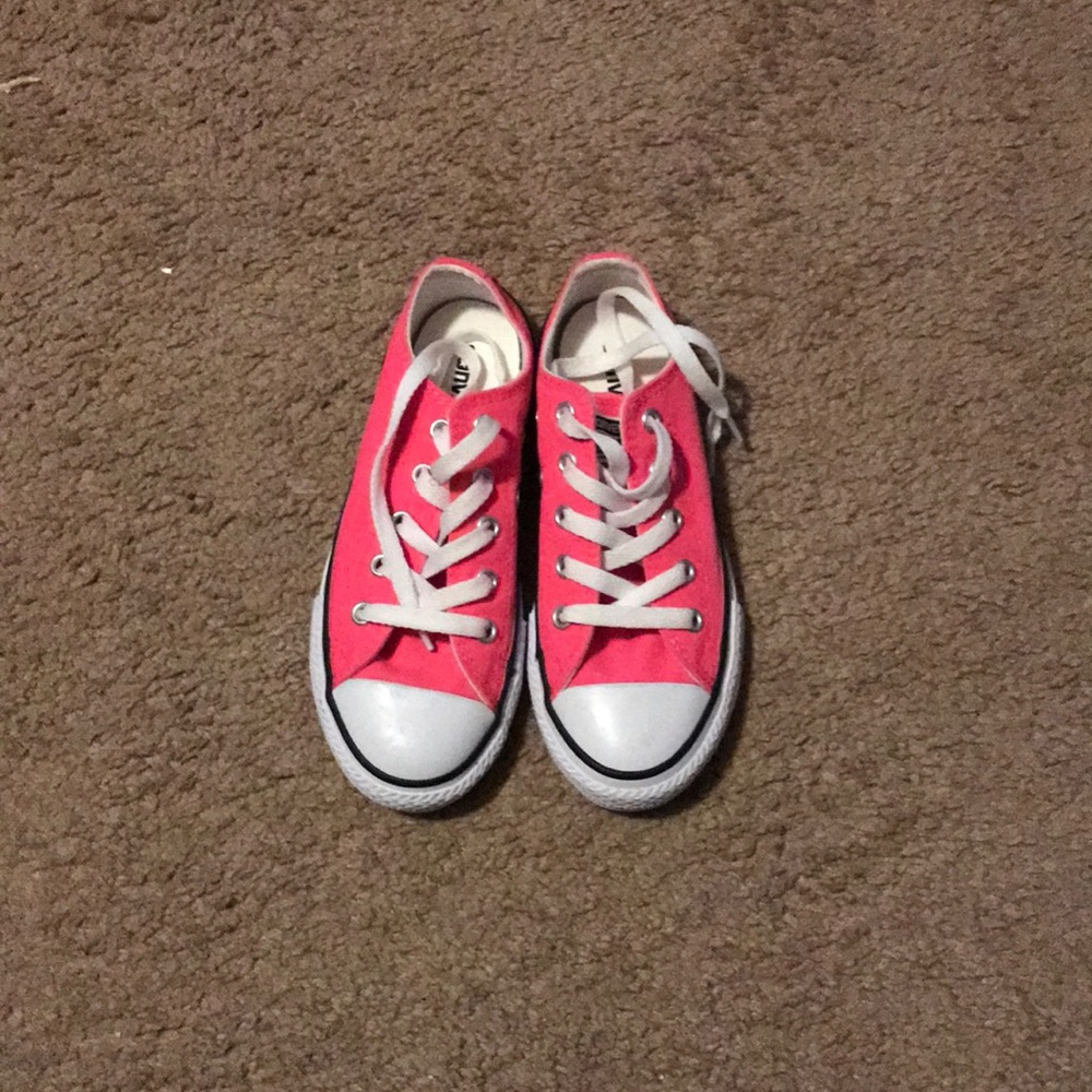 Pink Converse - Picture 1 of 3